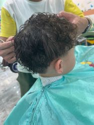 -爆米花儿童美发乐园