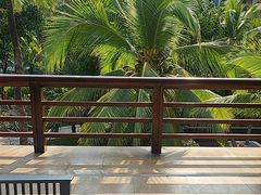 -亚龙湾喜来登·美景台大堂吧