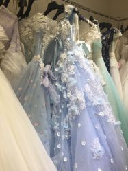 -觅白婚纱礼服馆