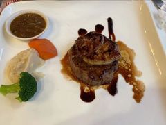 精选腓利牛排配鹅肝-德大西餐社(云南南路店)