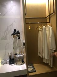 -香港倾城国际·美容美体中心