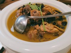 小鸡炖蘑菇-上关雪東北菜(中房金谊店)