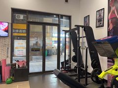 -思迈威健身(积玉桥万达店)