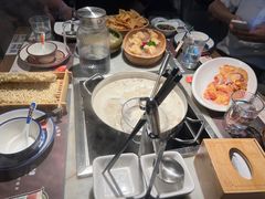 -尚尚仙·酸汤猪手·猪肚鸡火锅(华联万柳购物中心店)