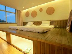 同伴住的307房间，中式塌塌米…美哦-武夷山旧街壹号溪岸旅馆(三姑度假区店)