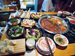 -憨孃孃·重庆老火锅(红山黑金店)