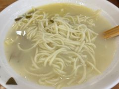 -胡成记口蘑龙眼包子(盐道街店)