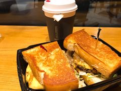 -The Habit Burger Grill 哈比特汉堡(爱琴海店)