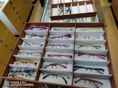 -广州宝岛眼镜武汉和光眼镜市场西区店