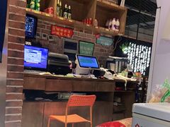 -洪氏嗨捞·广东猪肚鸡·椰子鸡火锅(西咸万象城店)