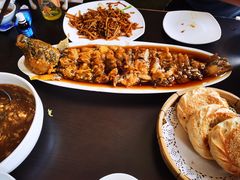 糖醋鲤鱼-老牌坊鲁菜名店(聊城美食岛店)
