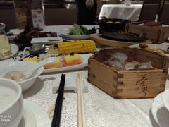 秘制红烧乳鸽-荣粤酒家·融合粤菜