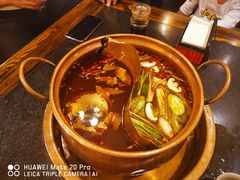 菌菇鸳鸯锅-镇江龙·火锅串串(武侯祠店)