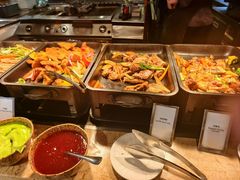 -大中华希尔顿酒店-念自助餐·嗨啤·小龙虾