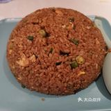 红红火火的装修再加上香气扑鼻的烤鱼