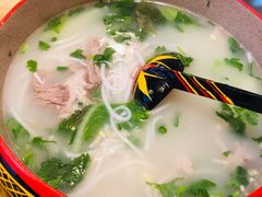 乌骨鸡饵丝-阿依云