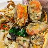 席地而坐啃大闸蟹！在这里吃饭就是舒坦