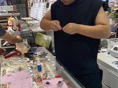 -美式眼镜·授权蔡司.依视路.尼康.豪雅.明月(人民广场店)