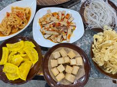 -三里屯土灶炖公鸡地锅鸡(江东店)