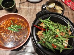 小锅米线-云海肴云南菜(浦江欢乐颂店)