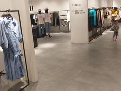 -URBAN REVIVO(七宝领展广场店)