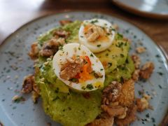 牛油果煮蛋吐司-RAC BAR(安福路店)