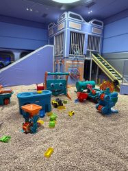 -嗨贝天地亲子乐园 · 生日派对·VR对战(万象城店)