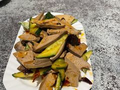 黄瓜拌猪肝-华盛园卷子王农家菜水库鱼