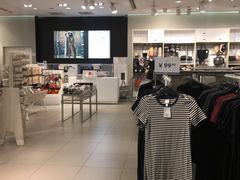 -H&M(鹏欣水游城店)