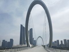 -南京眼步行桥