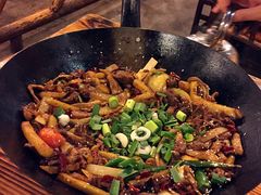 -富正毅三下锅·湘西韵味(天门山索道店)