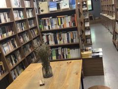 -晓风书屋(大学路店)