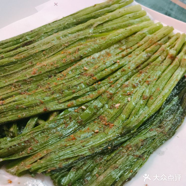 无奈我们是吃了晚饭和夜宵后去的，实在吃不下生蚝了