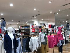 -优衣库(郑州丹尼斯大卫城店)