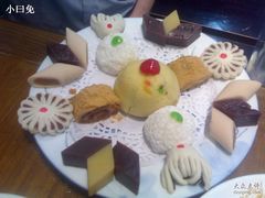 北京小吃拼盘，注意芸豆卷不该长这德行的！-到家尝北京菜(西坝河店)