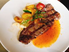 碳烤澳洲西冷牛排-YUE·6·西式融合餐厅(外滩六号店)