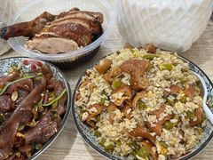 酸缸豆大肠炒饭-老头爱马仕酸豇豆炒饭(丰富路店)