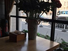 -愉肴麻辣香锅(中山路店)