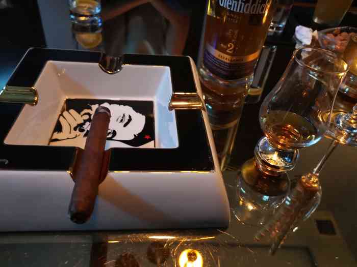 guevara格瓦拉威士忌雪茄吧