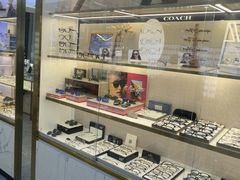 -世纪大明眼镜·林德伯格·蔡司官方授权店(武昌旗舰店)