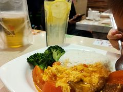 -佰搭果·广式茶餐厅(西华路店)