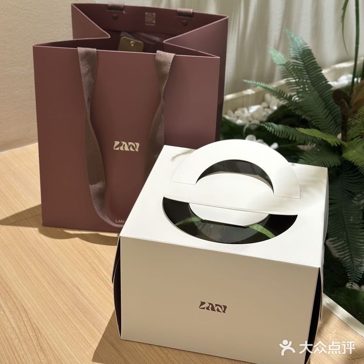 把春天的绿意捧在手心，生日仪式感拉满了！