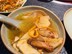 -菌自由丨野生菌火锅特色庭院餐厅(丽江古城店)