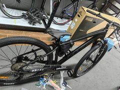 -道路口单车爱瓦士dahon大行