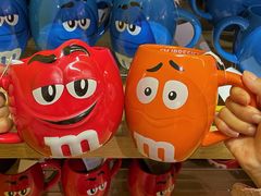 -m豆巧克力世界(上海世茂广场店)