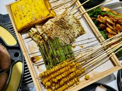 -山野的朋友露营炭火烤肉