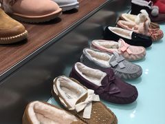 -UGG(燕莎奥特莱斯购物中心店)