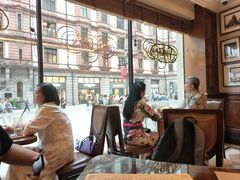 -上海和平饭店维克多咖啡厅 Victor's