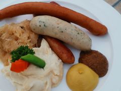 -LENBACH兰巴赫西餐啤酒坊(大连东港店)