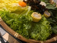 -尚尚仙·酸汤猪手·猪肚鸡火锅(华联万柳购物中心店)